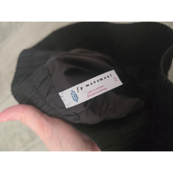Free People Movement Get Your Flirt On Black Athletic Shorts Womens Size Small - Picture 3 of 4